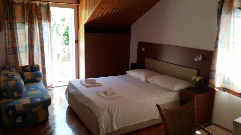 Apartments Vile Holiday Zivogosce Room photo